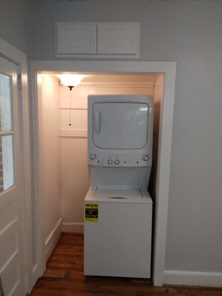 Washer/Dryer/Broom Closet Alcove - 2800 Grace St
