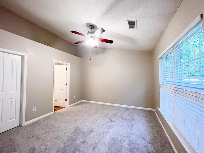 Building Photo - 504 Timber Walk Dr