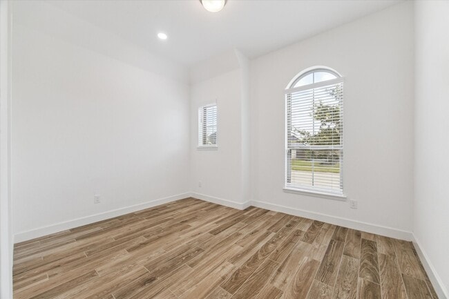 Building Photo - 2907 Tanager Trace