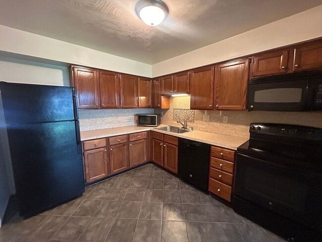 Building Photo - 4002 Ditmas Ct