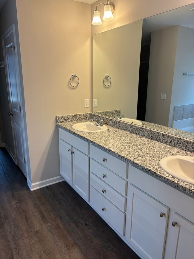 Building Photo - Welcome Home! Located in Lexington Hill Subdivision