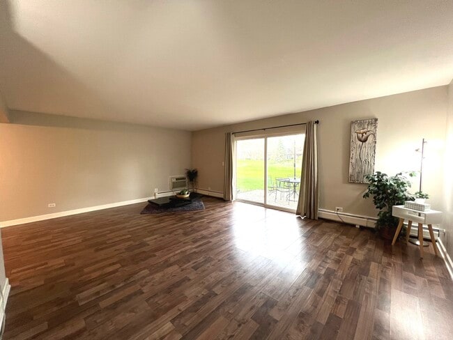 Building Photo - 703 Falcon Dr