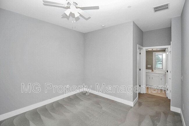 Building Photo - 2401 Euclid Ave