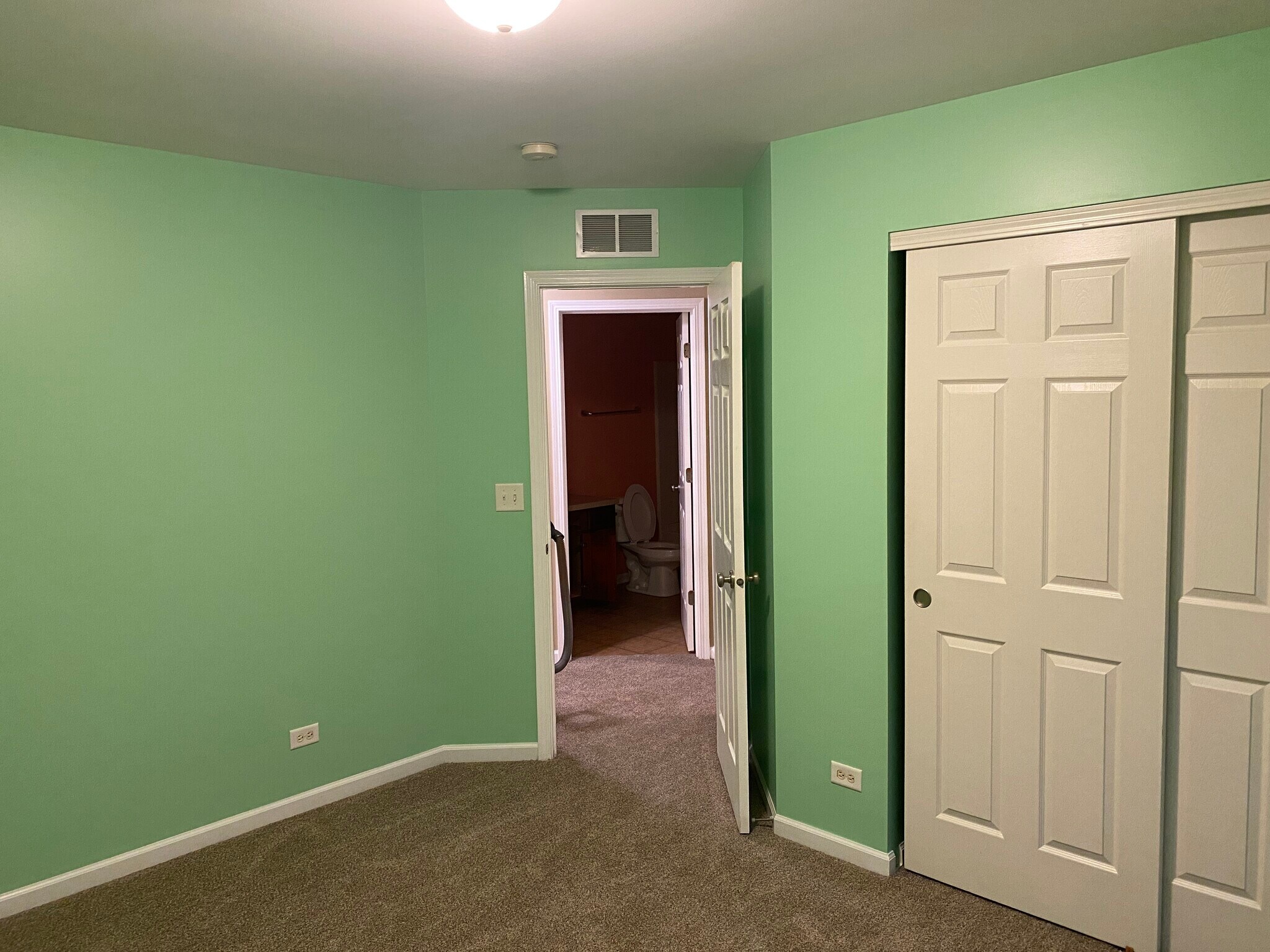 Guest room - 4173 Milford Ln