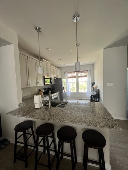 Building Photo - 7804 Rosella Ln