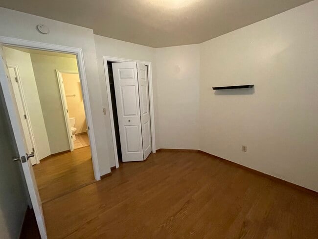 Building Photo - 2800 Kalmia Ave