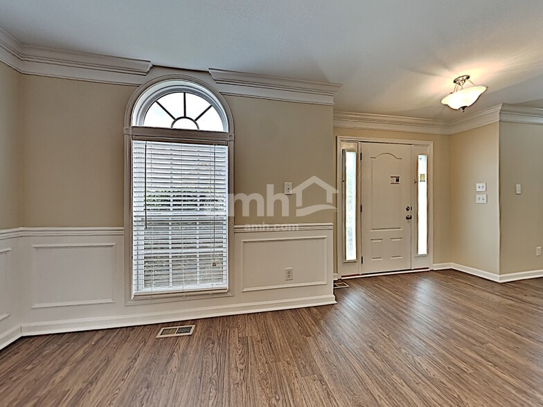 Building Photo - 5523 Golden Gate Rd