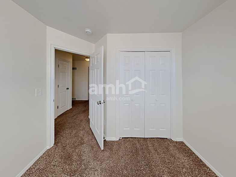 Building Photo - 435 S 120 W