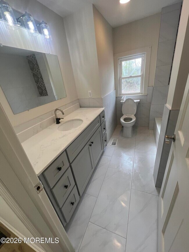 Building Photo - 33 Weaverville Rd