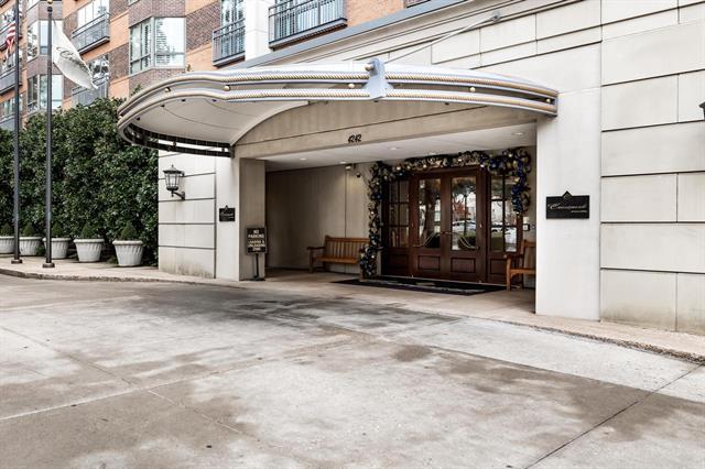 Building Photo - 4242 Lomo Alto Dr