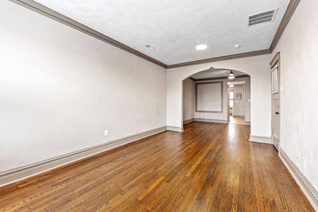 Building Photo - 3801-3803 S. Kingshighway/4900-4904 Mardel