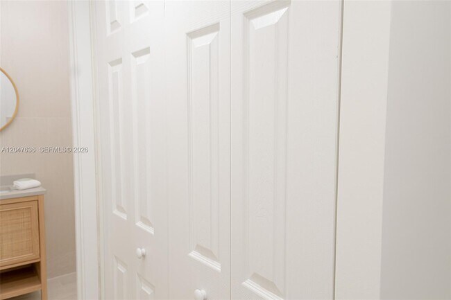 Building Photo - 3051 N Course Dr