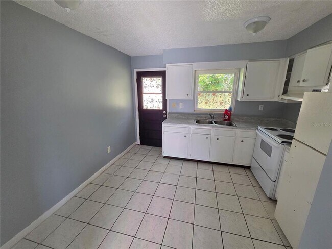 Building Photo - 401 Hibiscus Ave