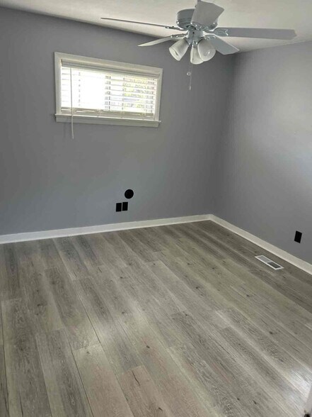 Building Photo - 1125 Cranbrook Dr