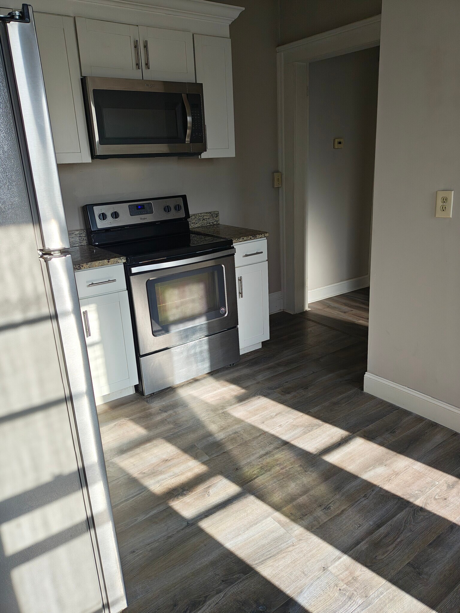 Building Photo - 14 Cedar St