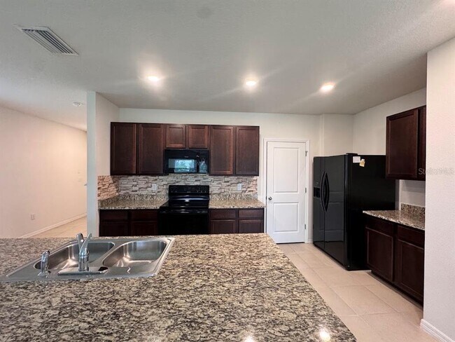 Building Photo - 8086 Pelican Reed Cir