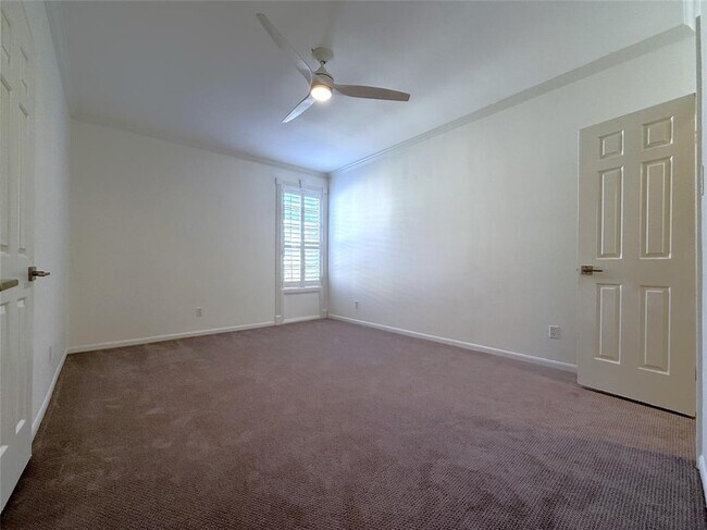 Building Photo - 2700 Revere St