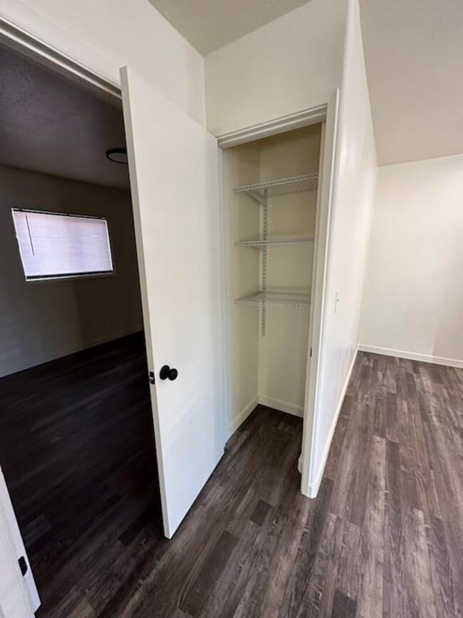 Building Photo - M738