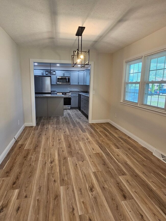 Building Photo - 395 W Crocus Dr