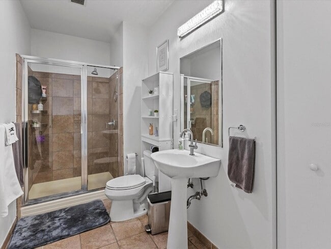 Building Photo - 150 E Robinson St