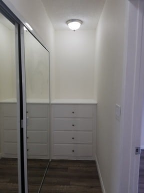 Building Photo - 360 W Chevy Chase Dr