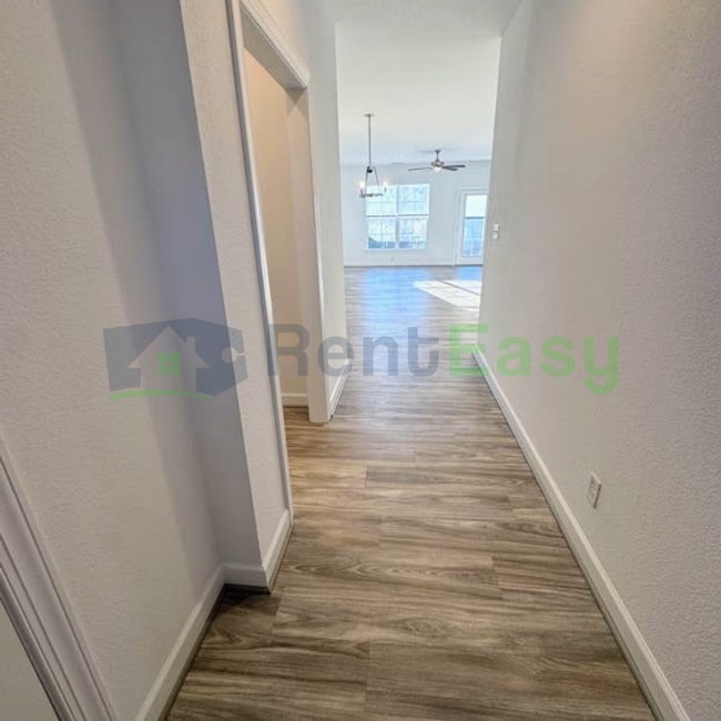 Building Photo - 1229 Parkley Dr