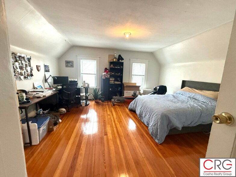 Building Photo - 53 Elm St