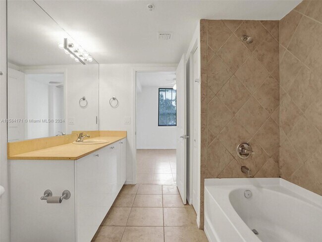 Building Photo - 600 S Dixie Hwy