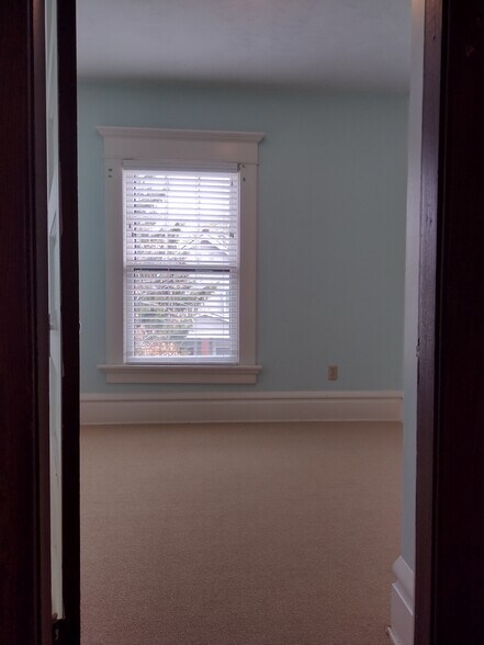 Building Photo - 1361 Hamlet St