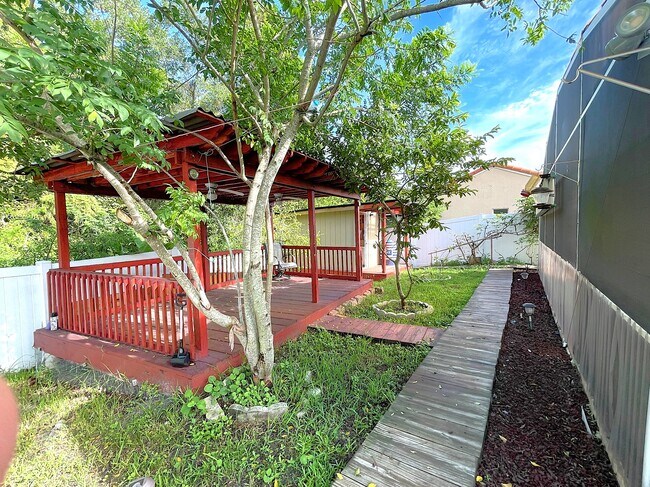 Building Photo - 2348 Cordova Ct