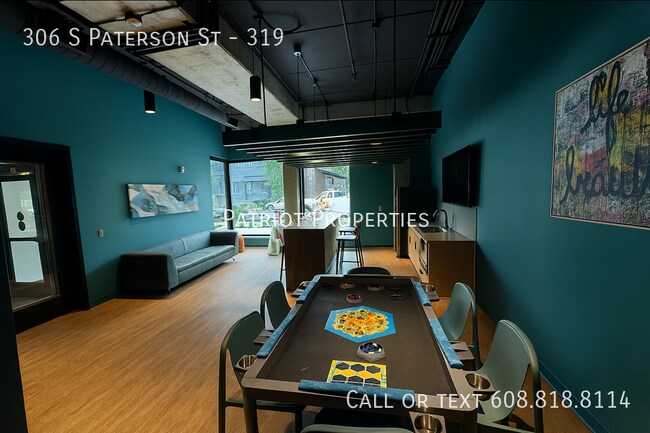Building Photo - 306 S Paterson St