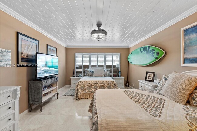 Building Photo - 3550 Galt Ocean Dr