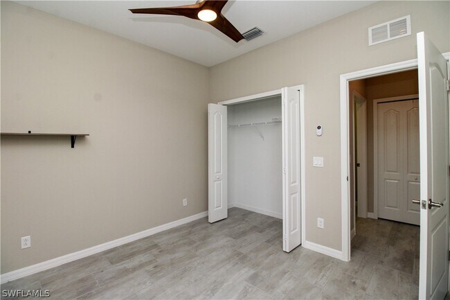 Building Photo - 2380 Fallglo St