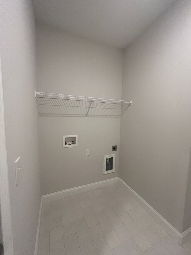 Building Photo - 2631 Karkinnen Wy