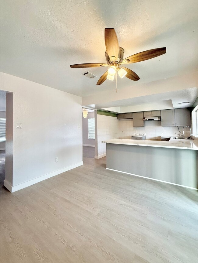 Building Photo - 12210 Cliffgate Dr