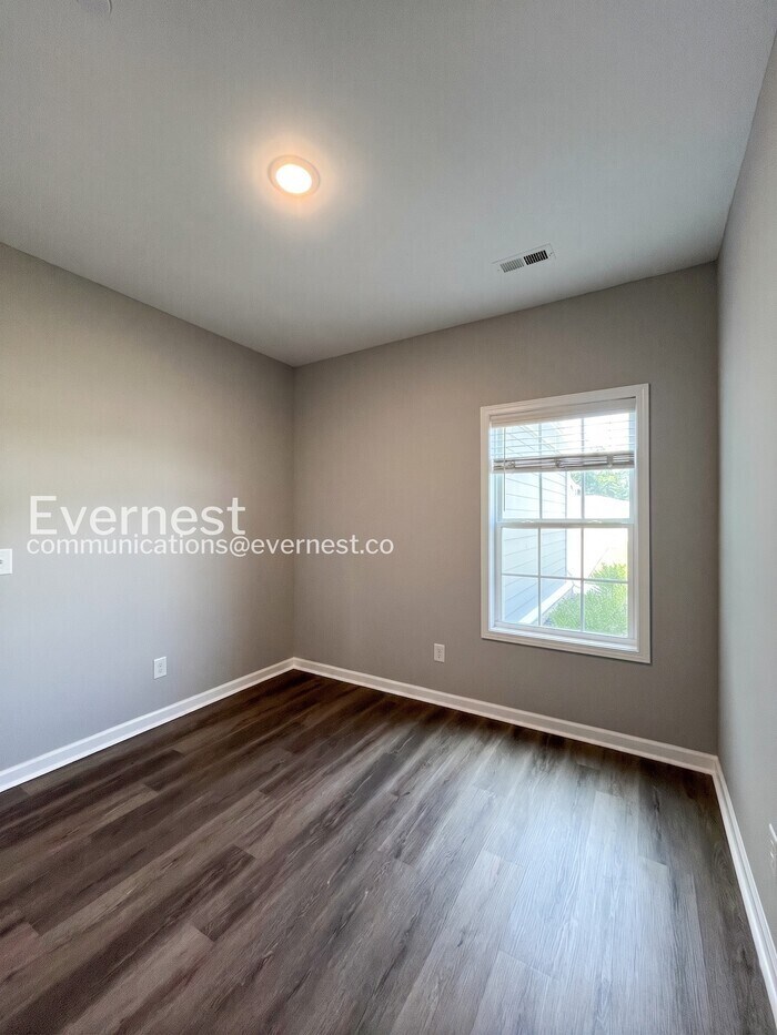 Building Photo - 1309 Ventura Ln