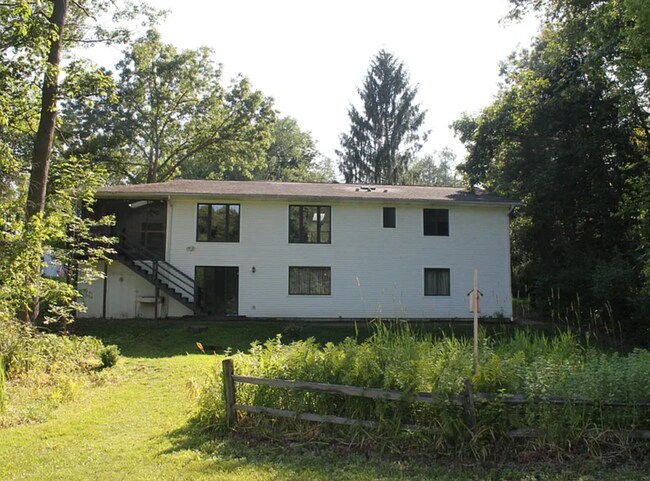 Building Photo - 473 Fairwood Dr