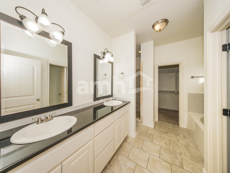 Building Photo - 4817 Limestone Dr