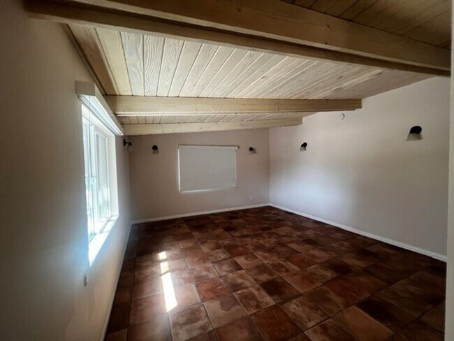 Building Photo - 1701 Calzada Ave