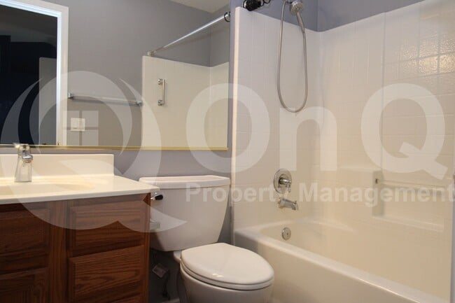 Building Photo - 4567 E Meadow Land Dr