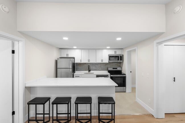 Building Photo - Heathmoore Villas