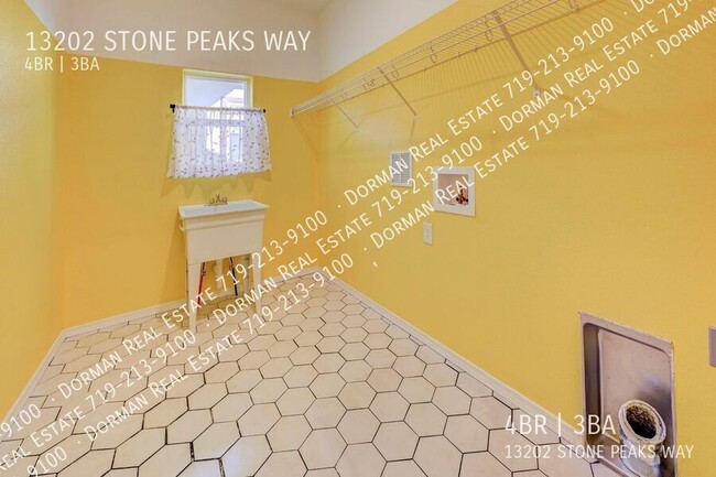 Building Photo - 13202 Stone Peaks Way