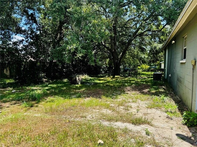 Building Photo - 2927 Dudley Dr