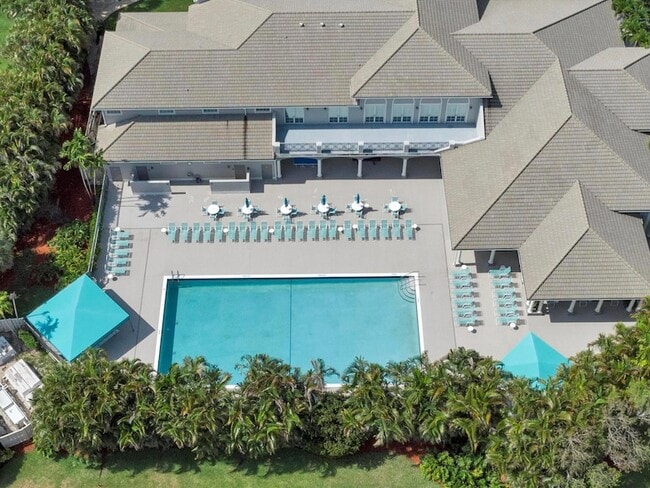 Building Photo - 10664 Royal Caribbean Cir