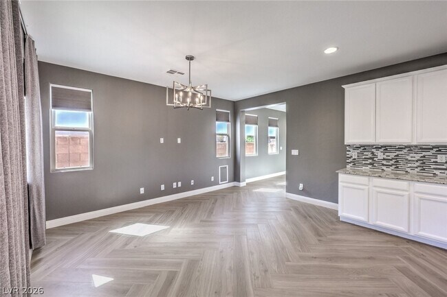 Building Photo - 12420 Pinetina St