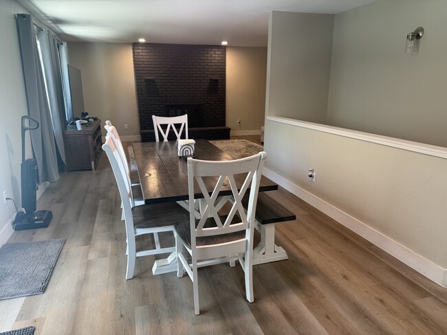 Building Photo - 3418 Flagstone Dr