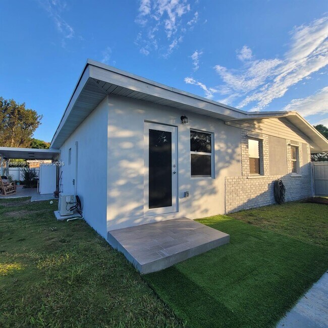 Building Photo - 19930 SW 118th Pl