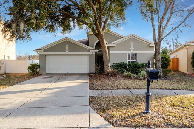 Building Photo - Highly Desirable Land O’ Lakes Rental With Easy Tampa Access