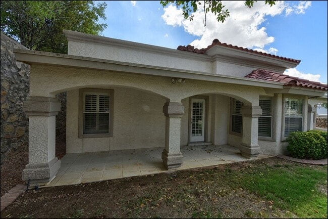 Building Photo - Available to view!