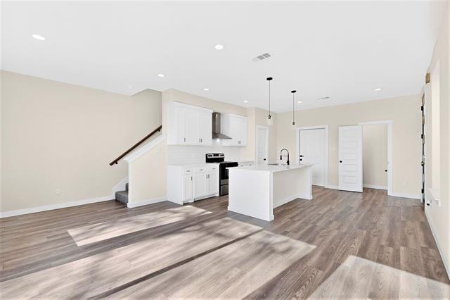 Building Photo - 3002 Rochester St